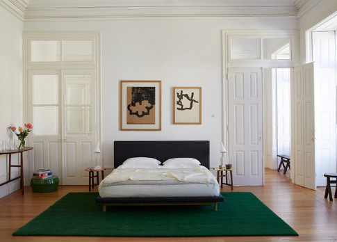 中国 生地によって装飾される現代フレームのベッド、カシ木寝室の使用倍のサイズのベッド サプライヤー