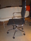 横たわる網の現代古典的なオフィスの椅子の高く背部本革の旋回装置機能 サプライヤー
